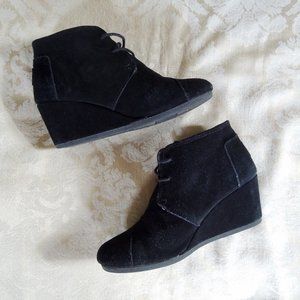 Toms Black Suede Kala Desert Wedge Lace Up Booties 8.5